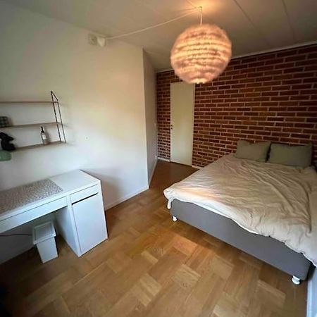 Вилла Lilla Ridhuset Лоддекопинг Экстерьер фото